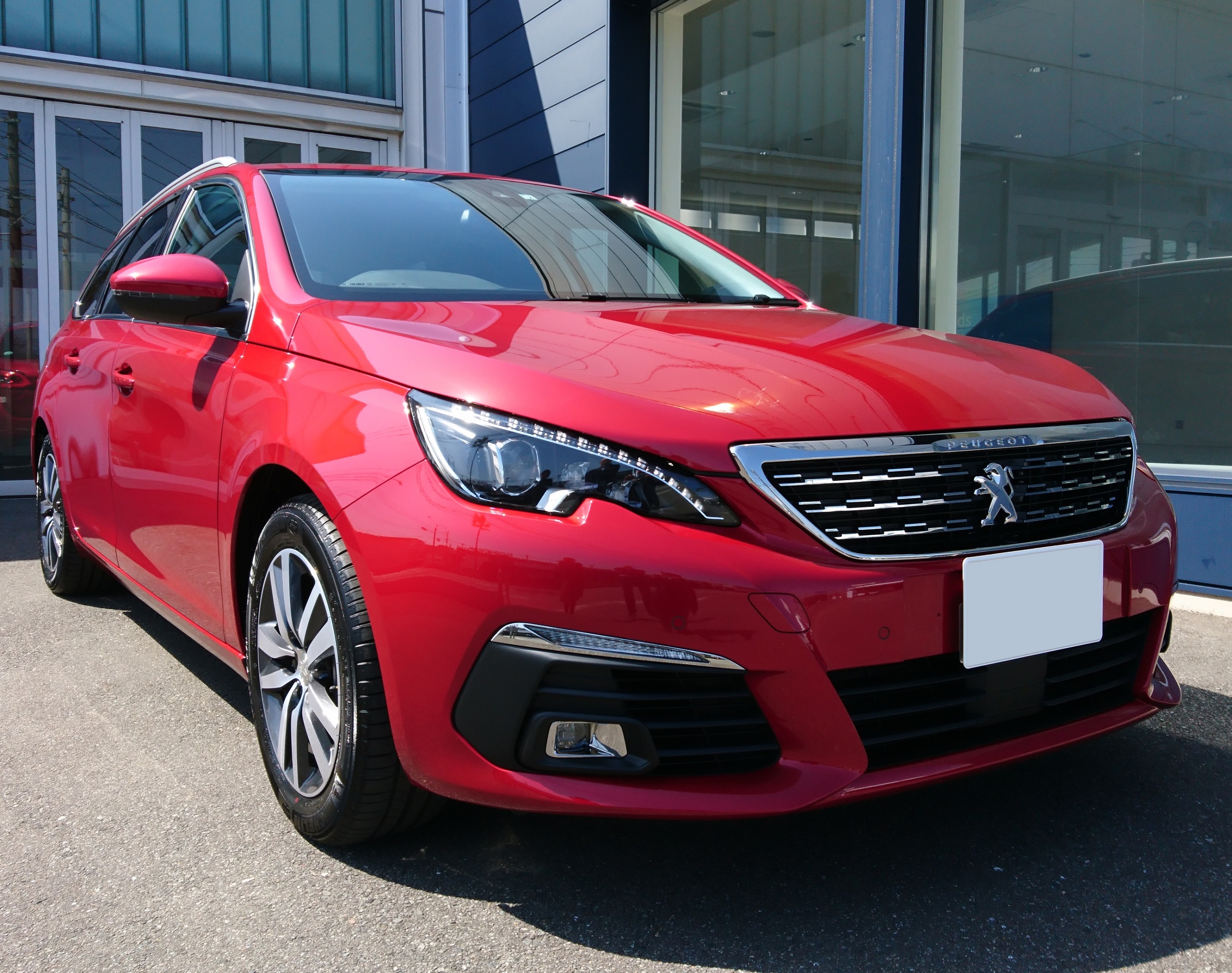 NEW 308 SW Allure BlueHDiご納車！