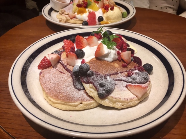 寒い日は温かいパンケーキを！！