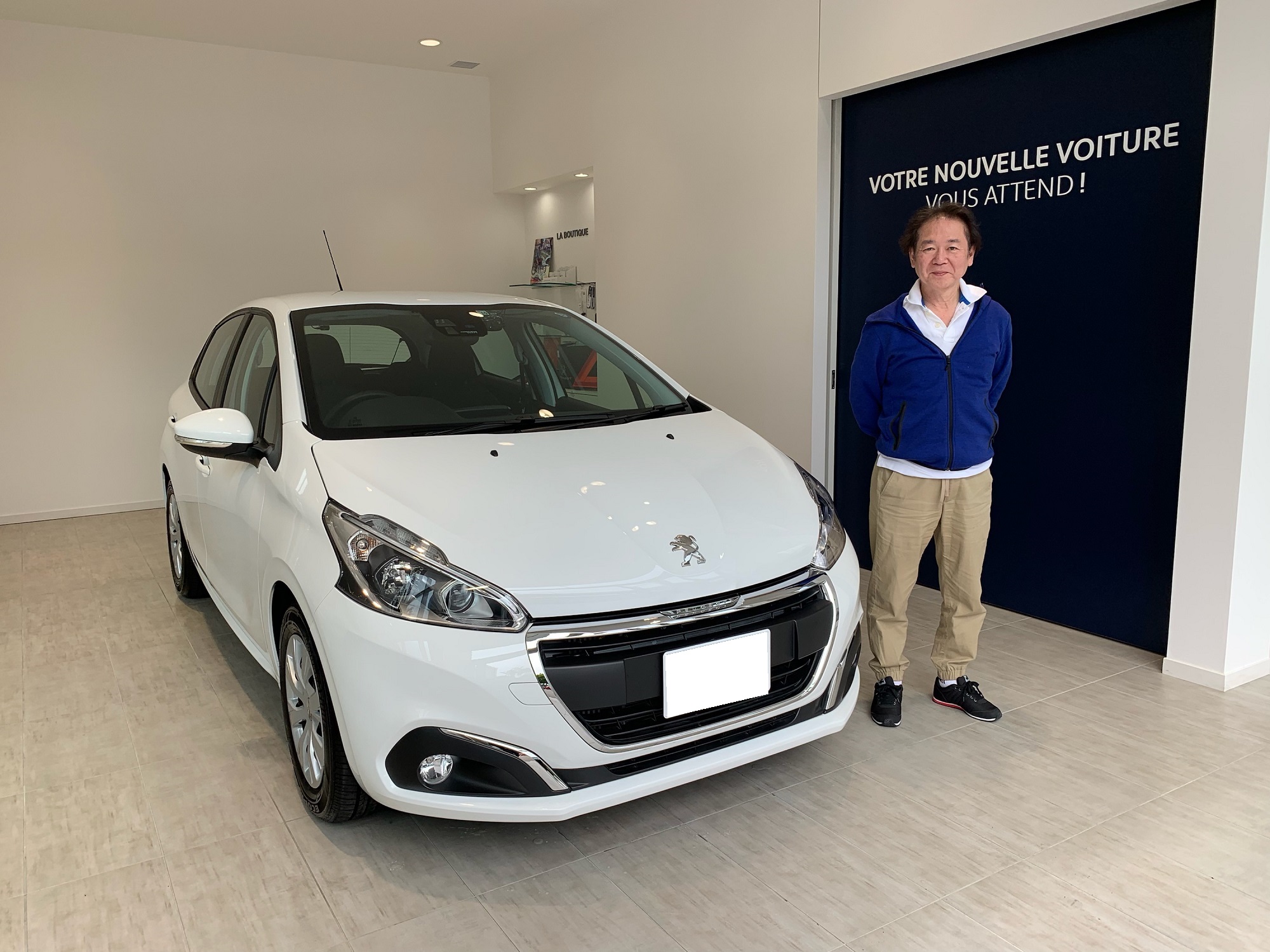 ２０８ファーストセレクションを納車致しました。