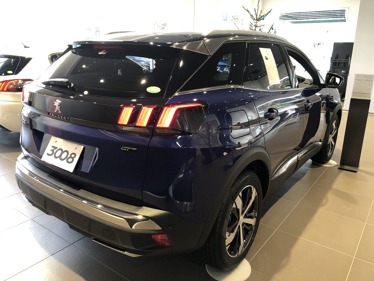PEUGEOT 3008