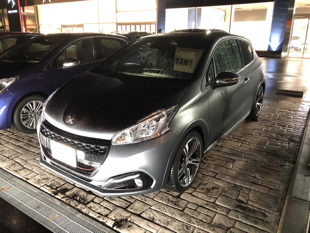 PEUGEOT 208GTi