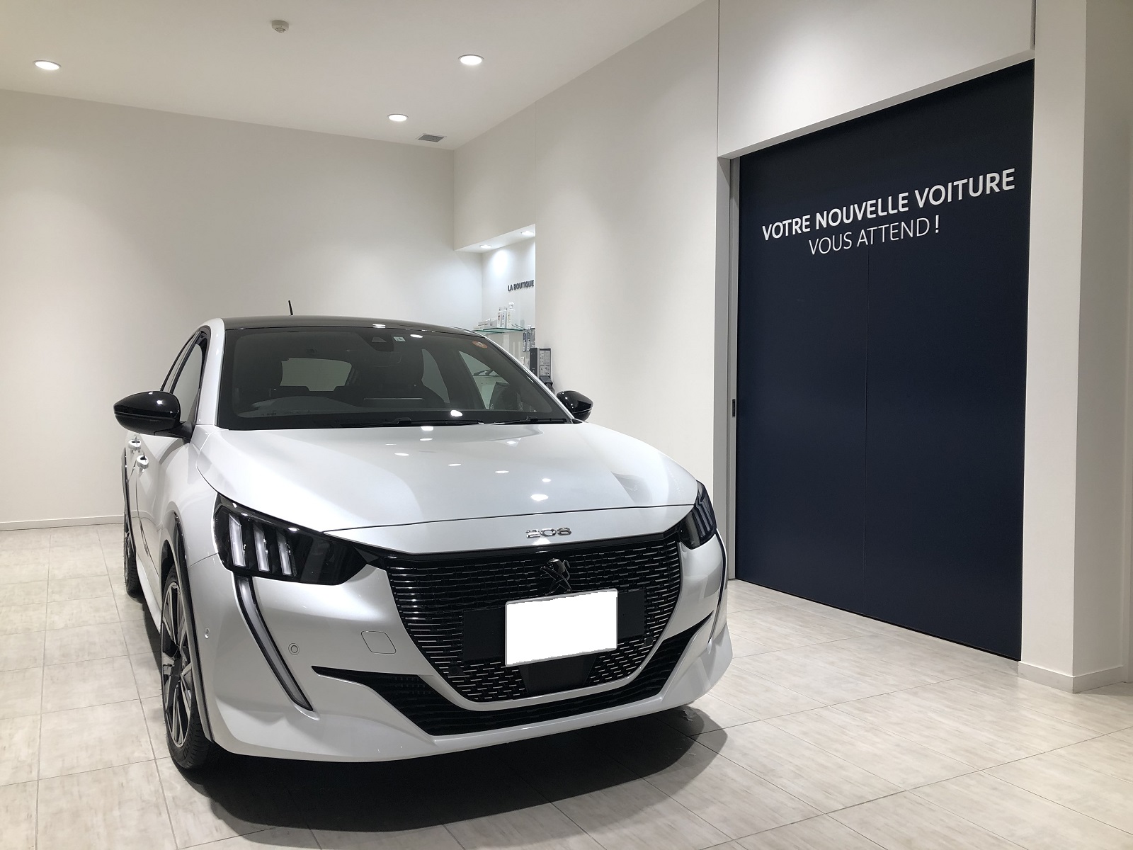 PEUGEOT 208　納車式