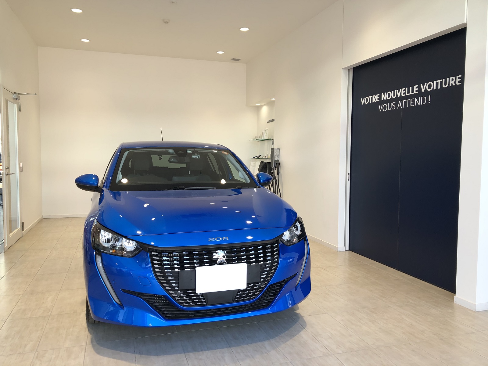 PEUGEOT 208　納車式