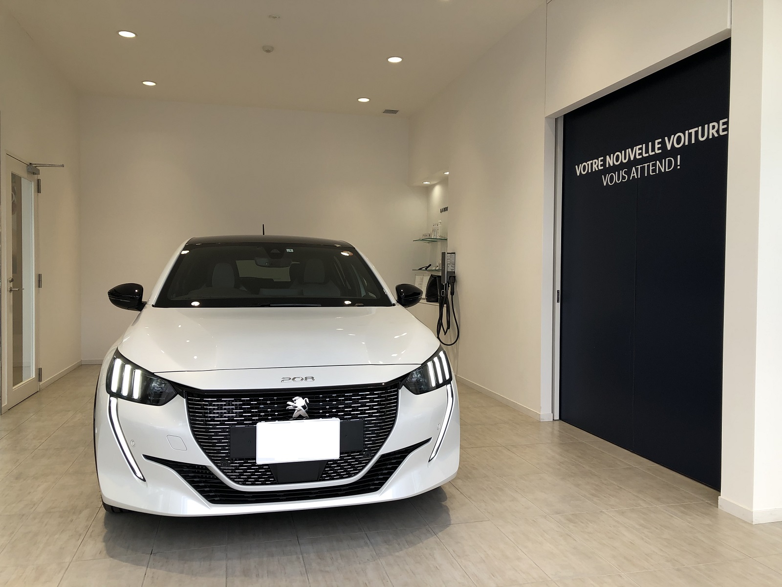 PEUGEOT 208　納車式