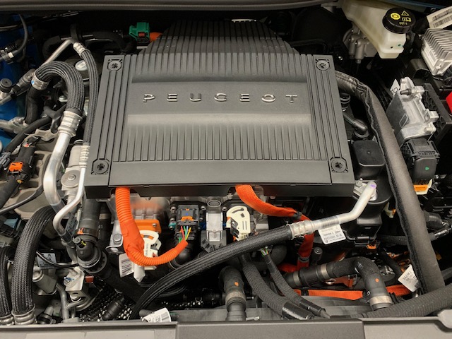 電気自動車の整備