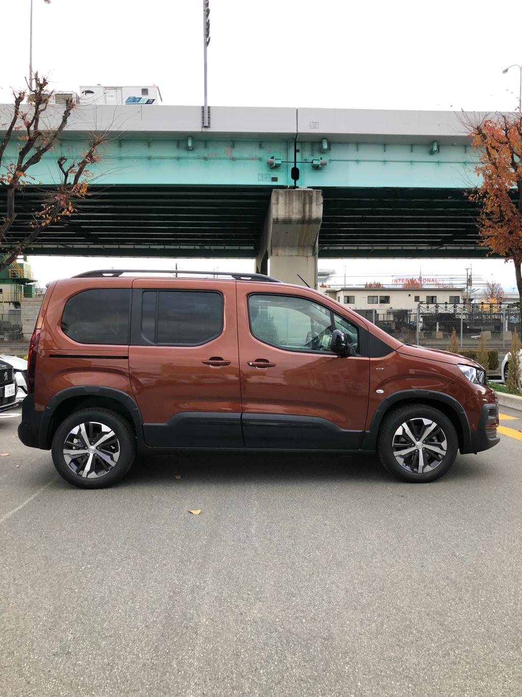 試乗車　リフター　エクステリア