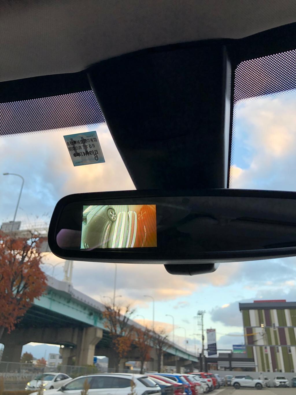 試乗車　リフター　エクステリア