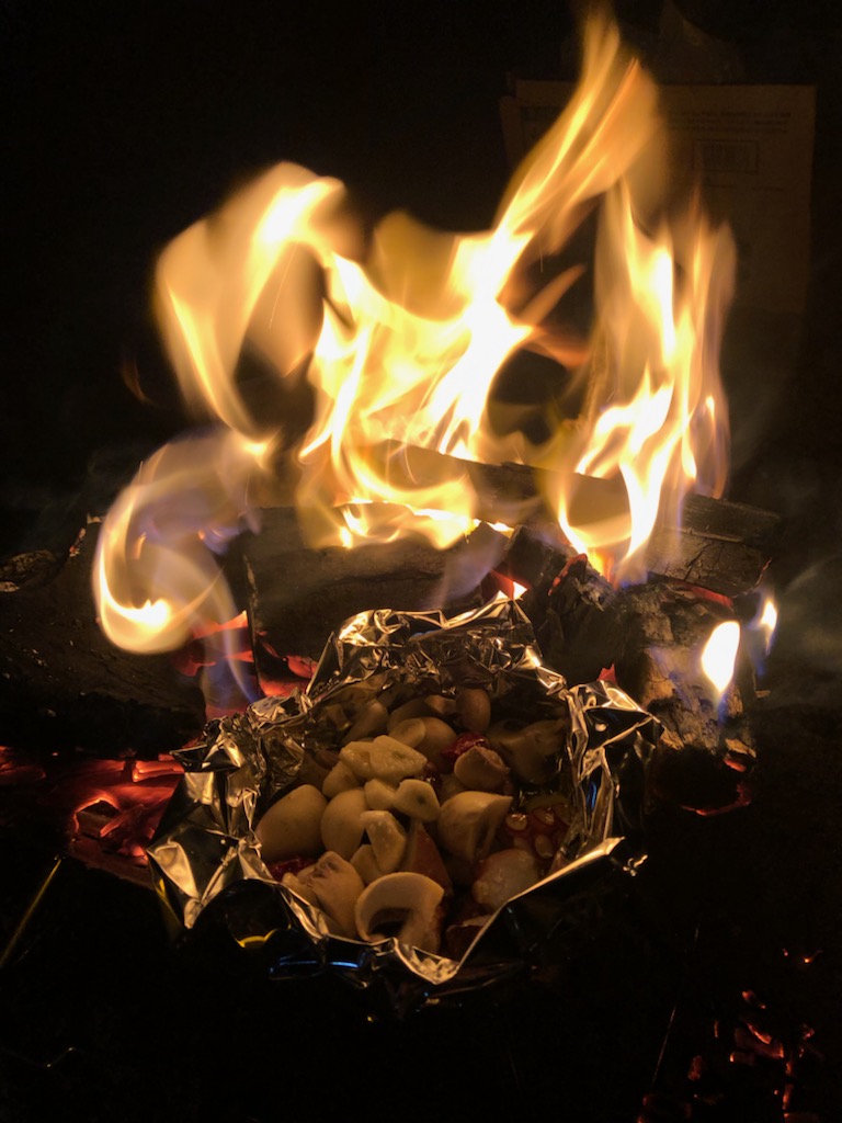 キャンプファイヤー
