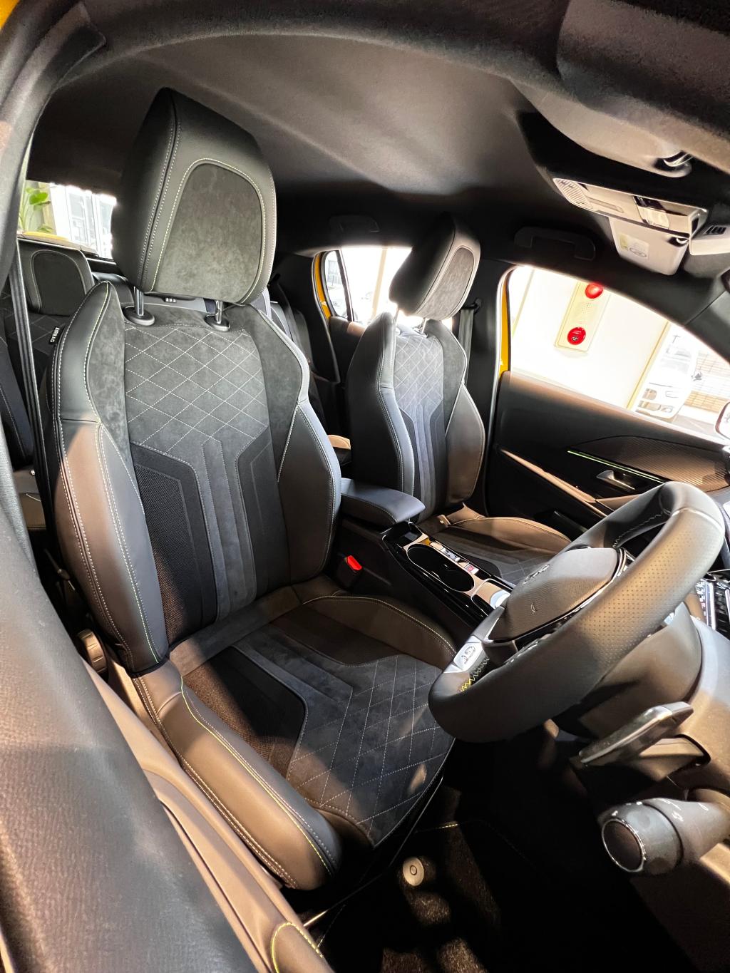 NEW208　GT　ショールームIN！！　インテリア紹介