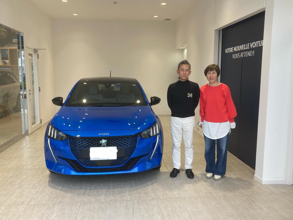 PEUGEOT　è208　納車式