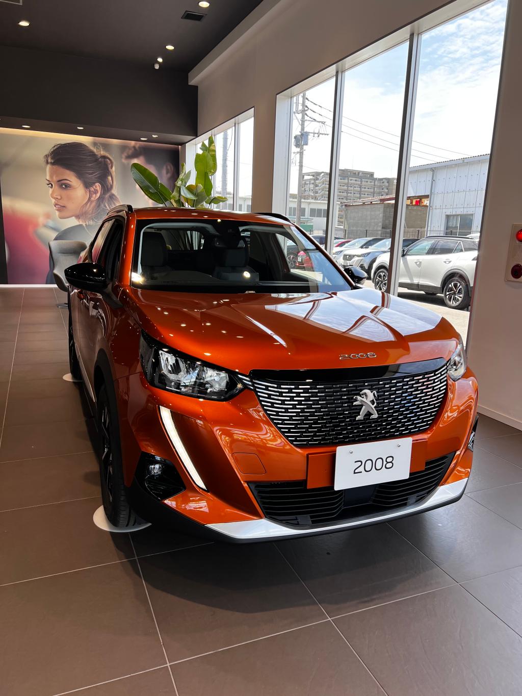 PEUGEOTショールーム入れ替え！！！　エクステリア