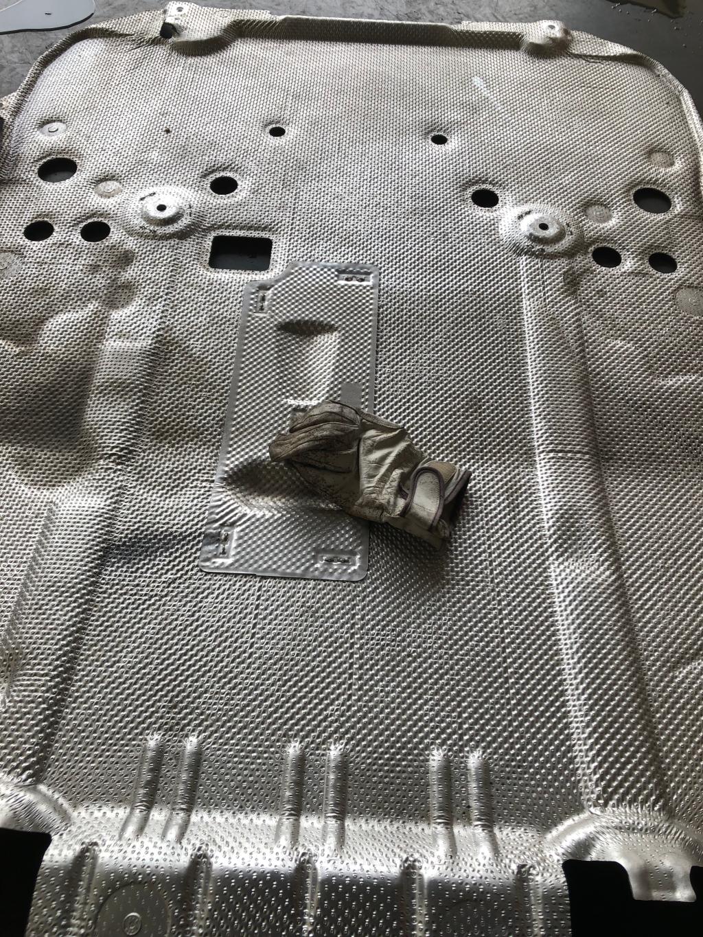 エンジンルームの中に