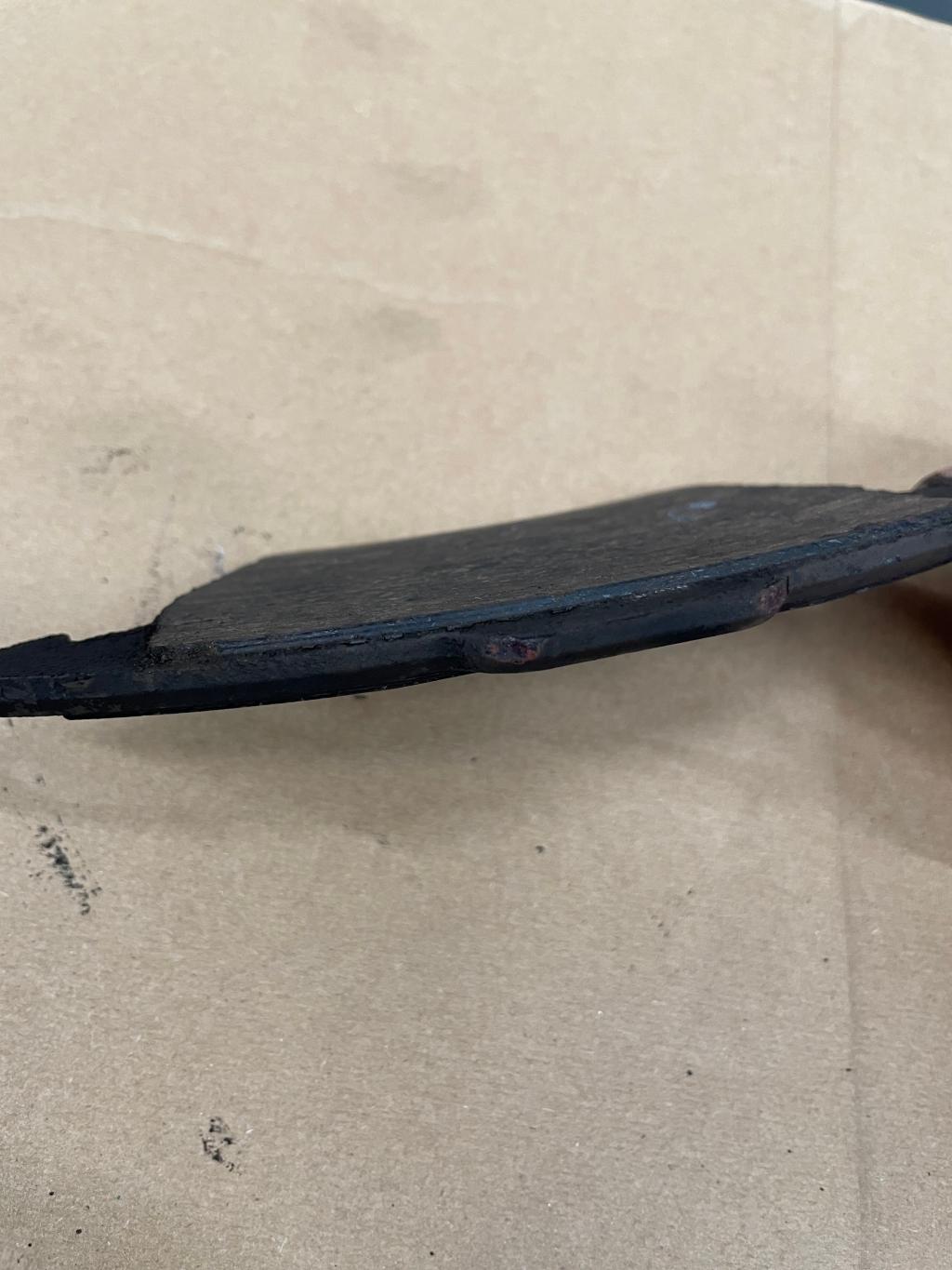 ブレーキパッド重要な部品