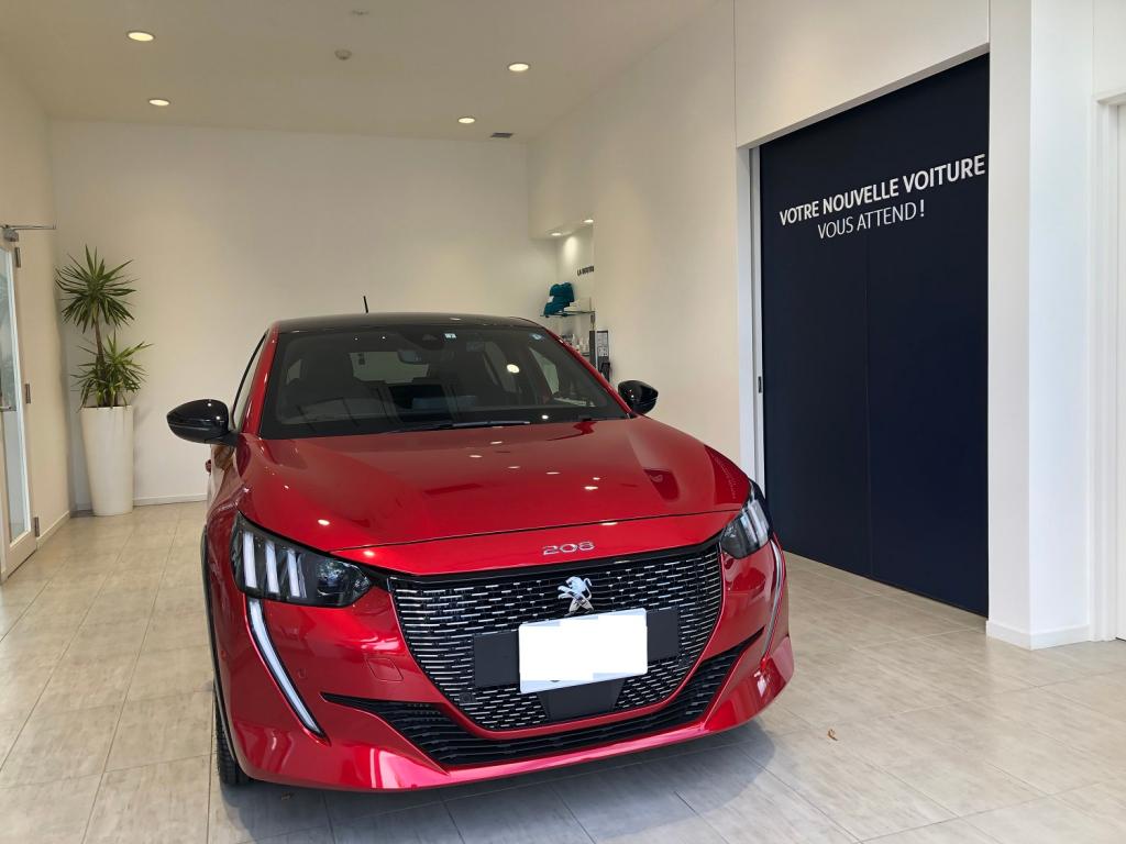 PEUGEOT　208　納車式。