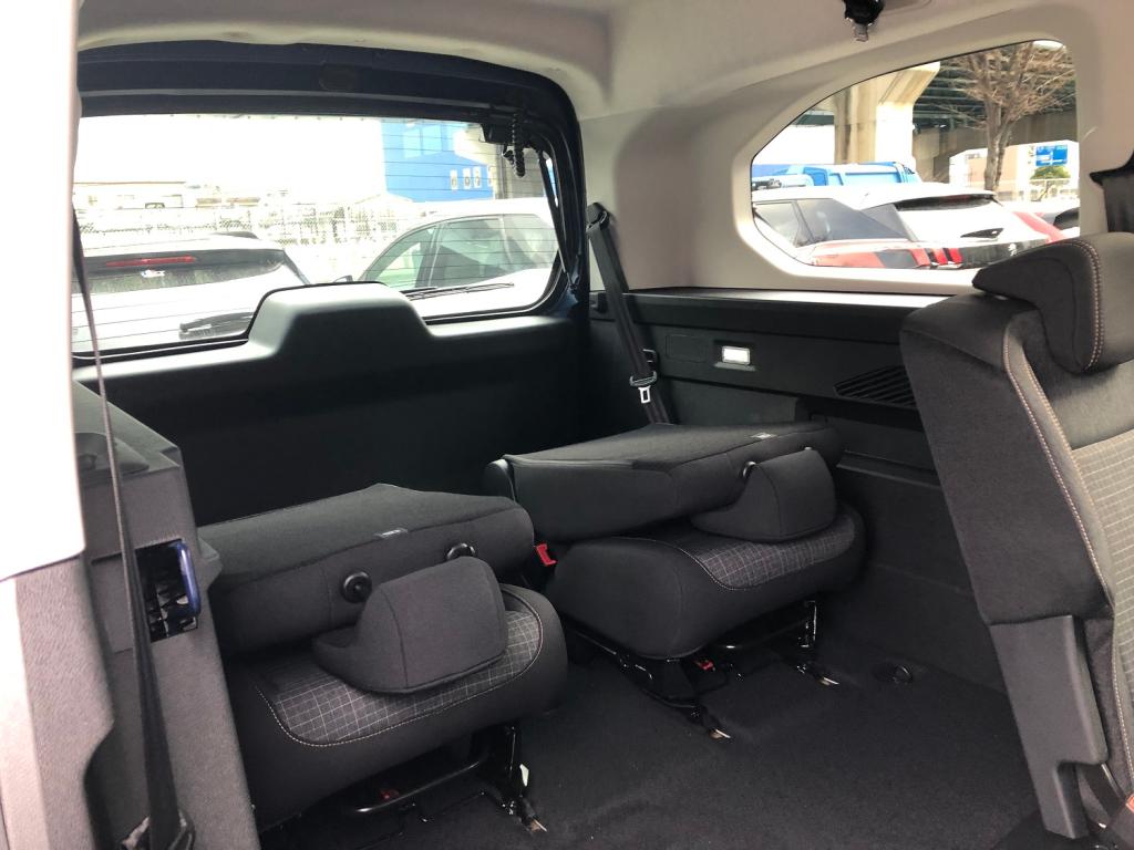 PEUGEOT　RIFTER　LONG　インテリア