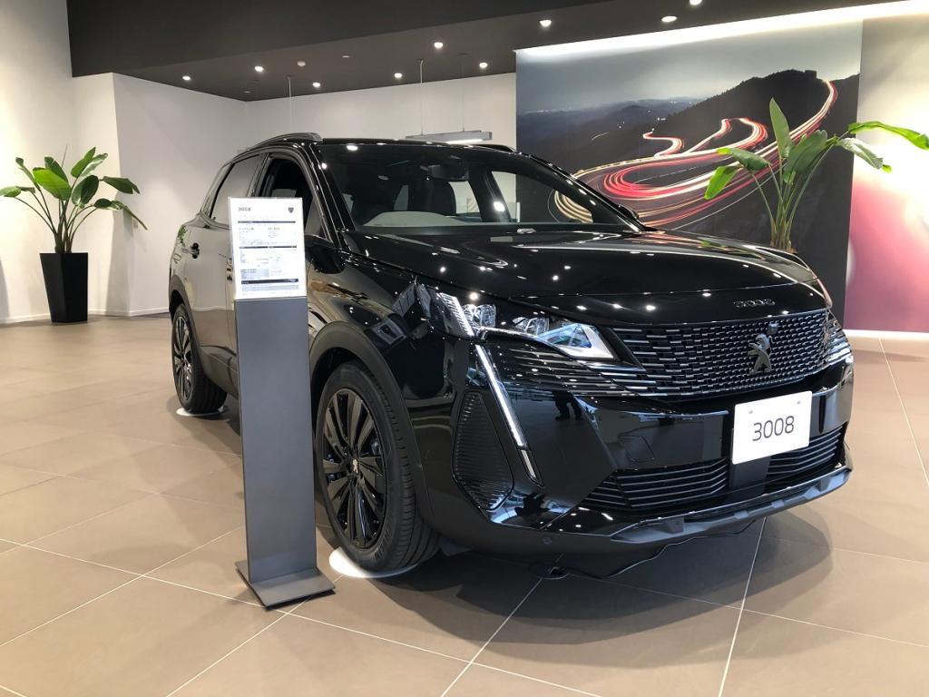 3008 GT BlueHDi Black Pack 展示車（エクステリア）