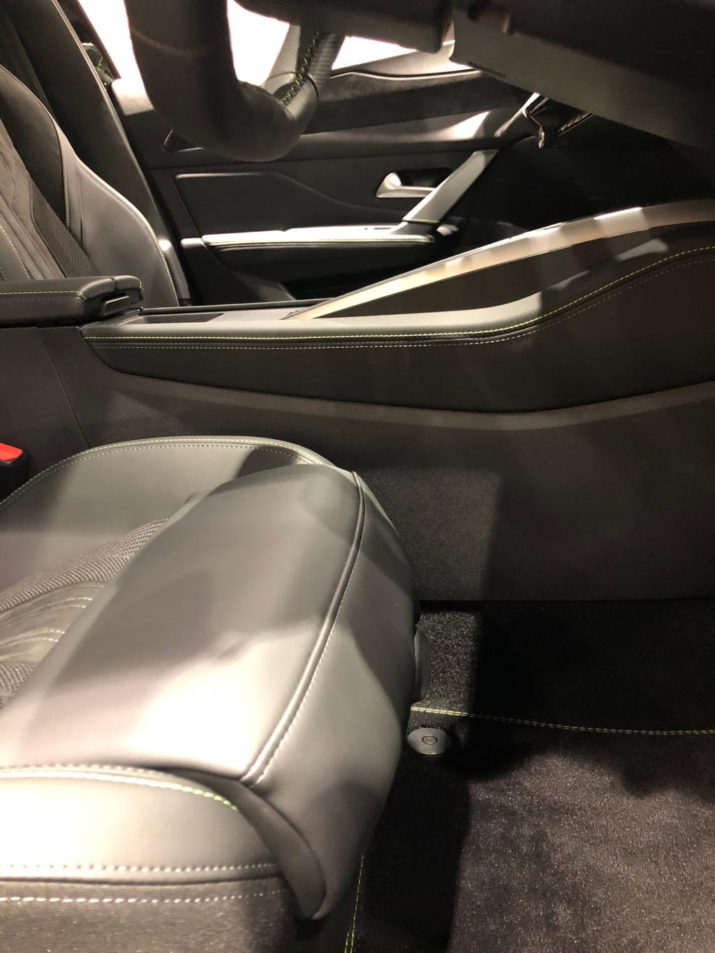 308GT インテリア💺