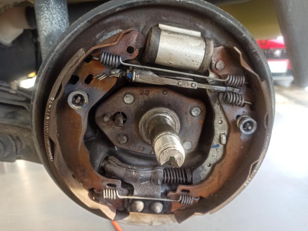 リアドランムブレーキ