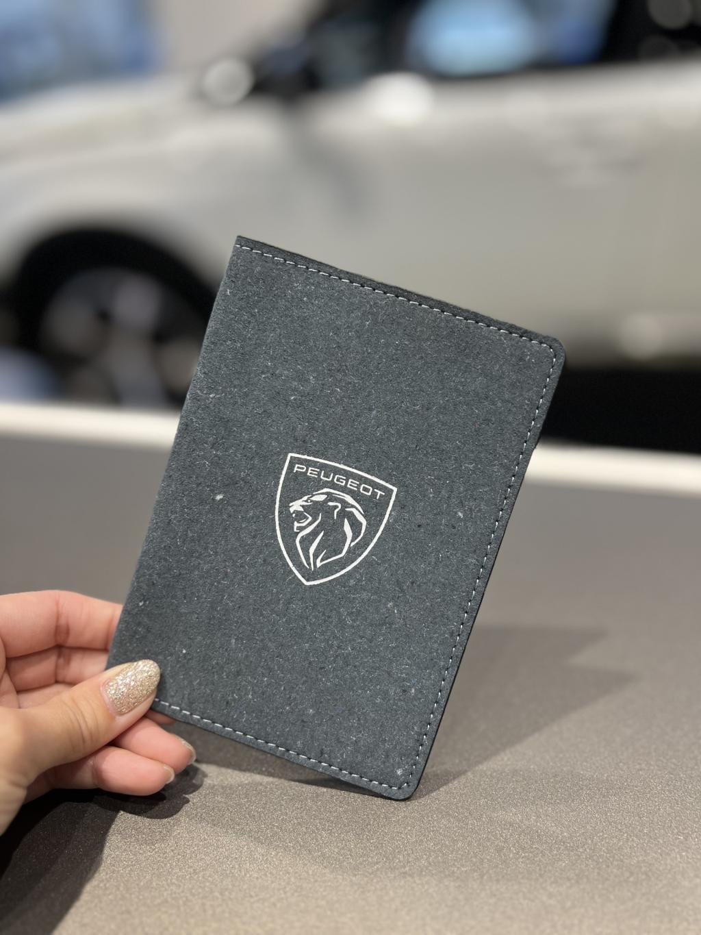 🦁RECYCLED LEATHER CAR REGISTRATION CARD CASE🦁