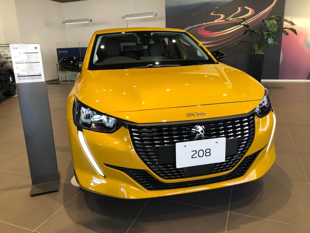 PEUGEOT 208 Allure　エクステリア