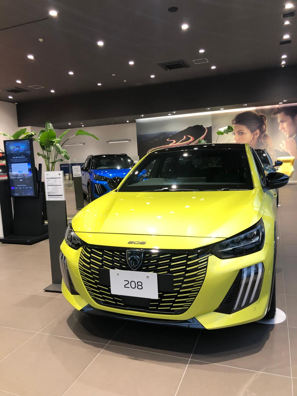新型208ついにデビュー💐エクステリア