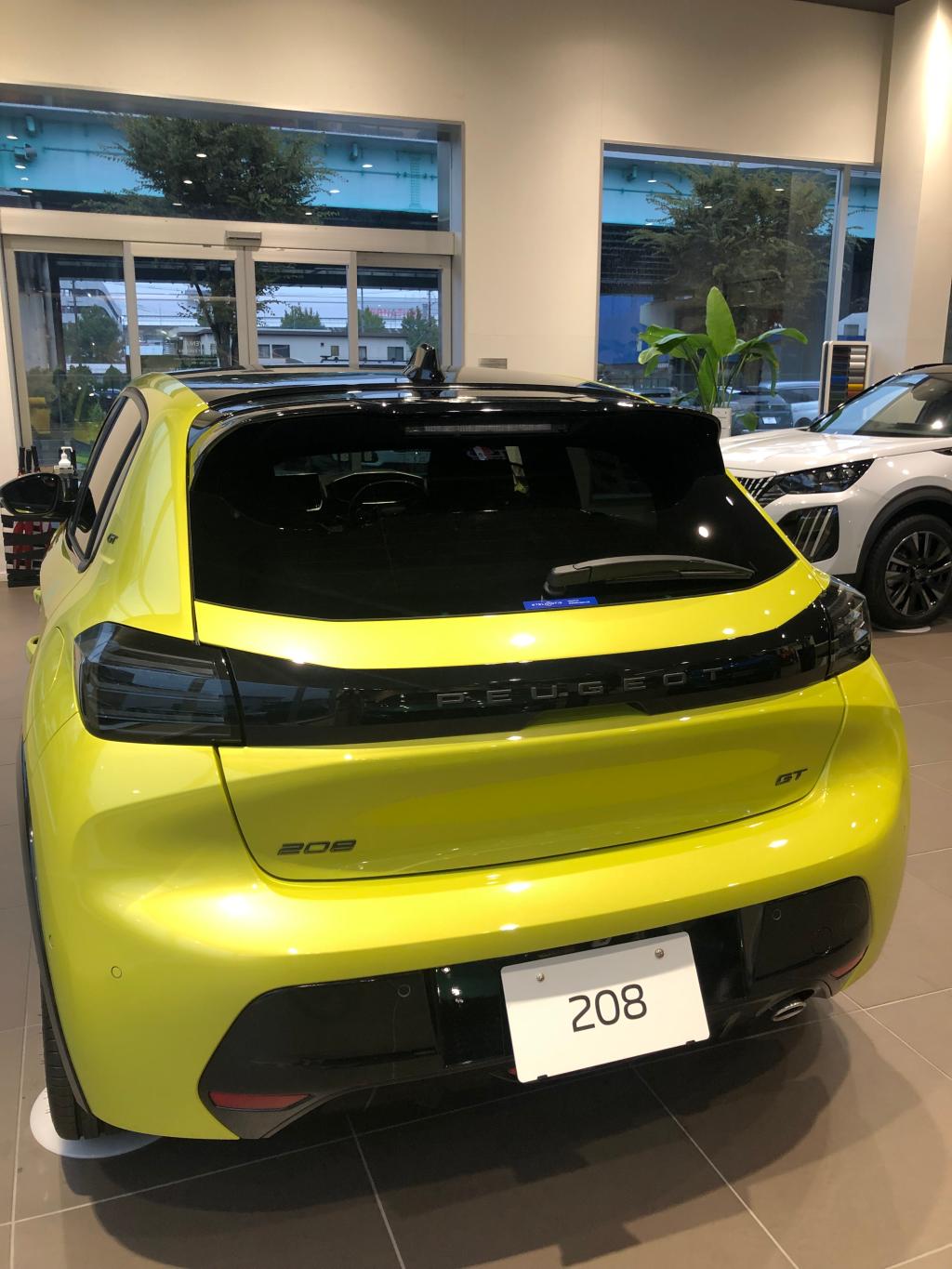 新型208ついにデビュー💐エクステリア