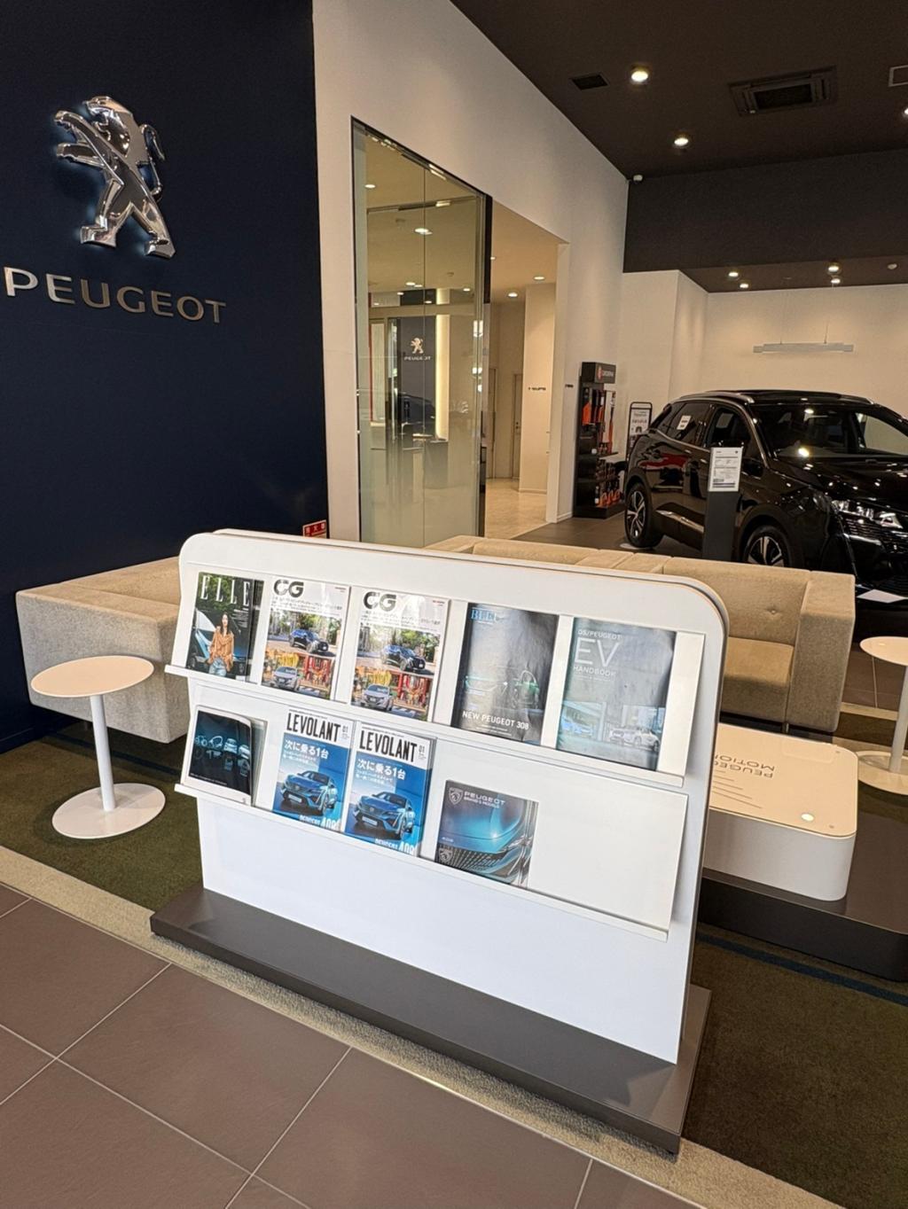 プジョーショールーム🦁
