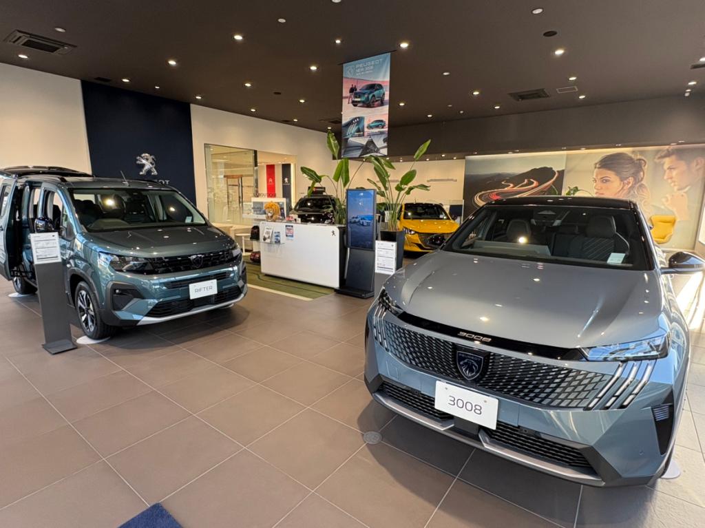 プジョーショールーム🦁